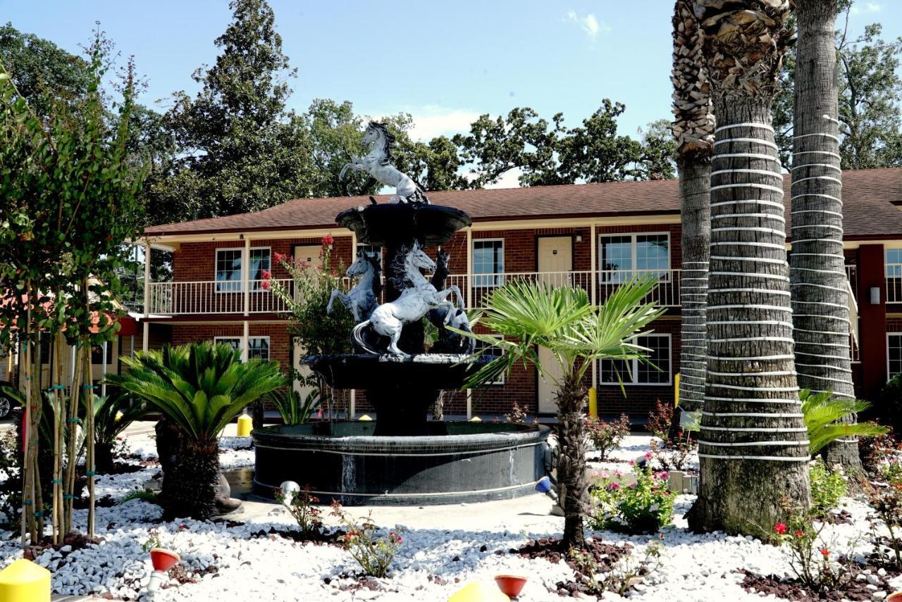 Savannah Inn And Suites Savannah Port Area Екстериор снимка
