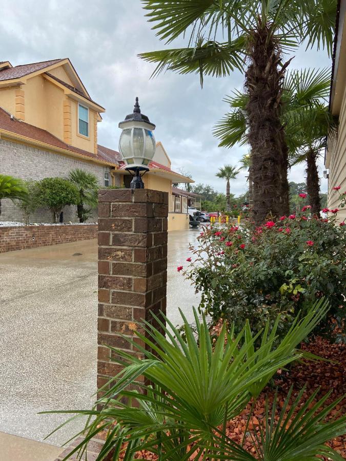 Savannah Inn And Suites Savannah Port Area Екстериор снимка