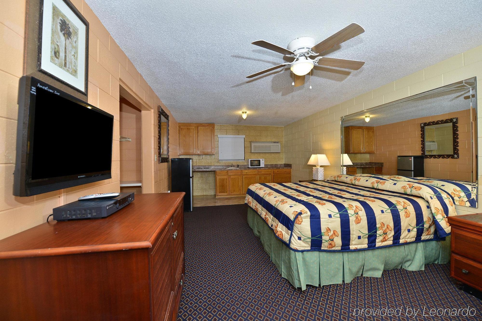 Savannah Inn And Suites Savannah Port Area Екстериор снимка