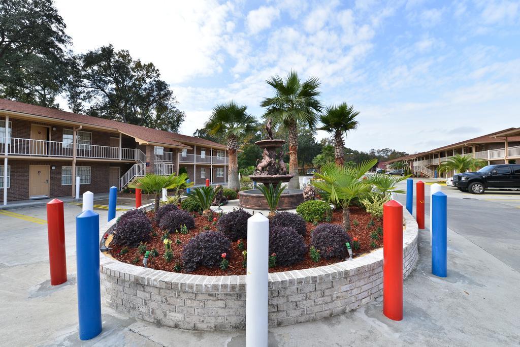 Savannah Inn And Suites Savannah Port Area Екстериор снимка