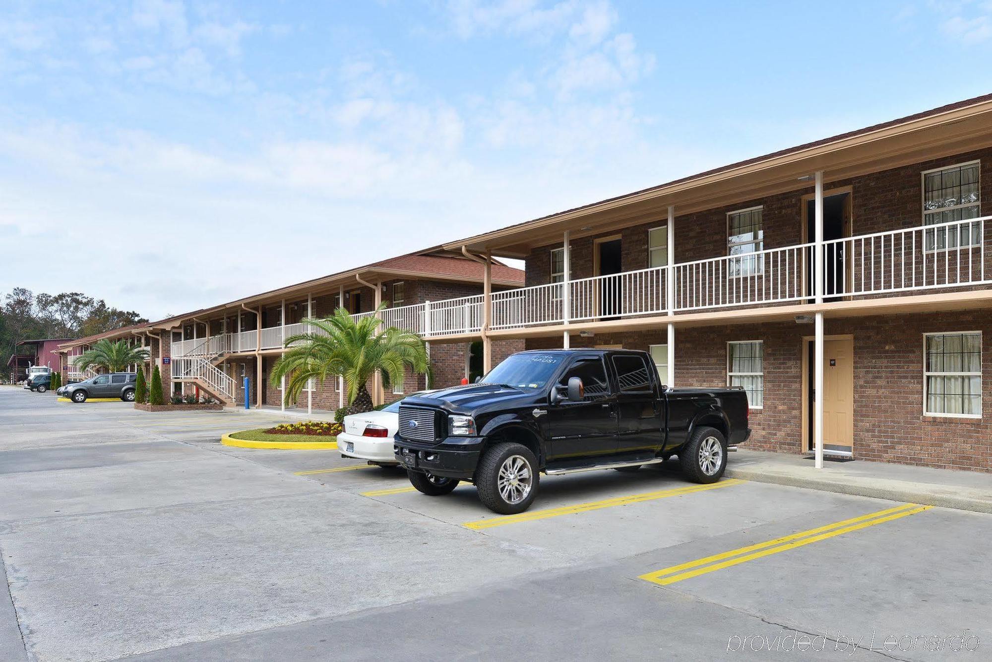 Savannah Inn And Suites Savannah Port Area Екстериор снимка